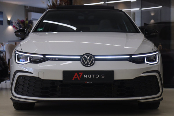 Volkswagen Golf 1.4 eHybrid GTE /PANO/IQLIGHT/CAM/CARPLAY/ACC/KEYLESS/VOL