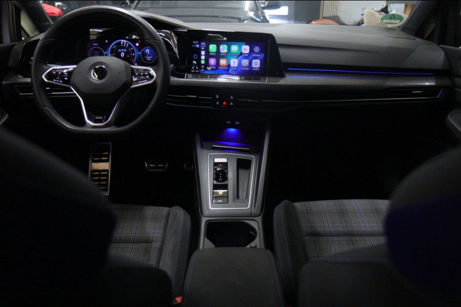 Volkswagen Golf 1.4 eHybrid GTE / HEADUP/PANO/IQLIGHT/CAM/CARPLAY/VOL