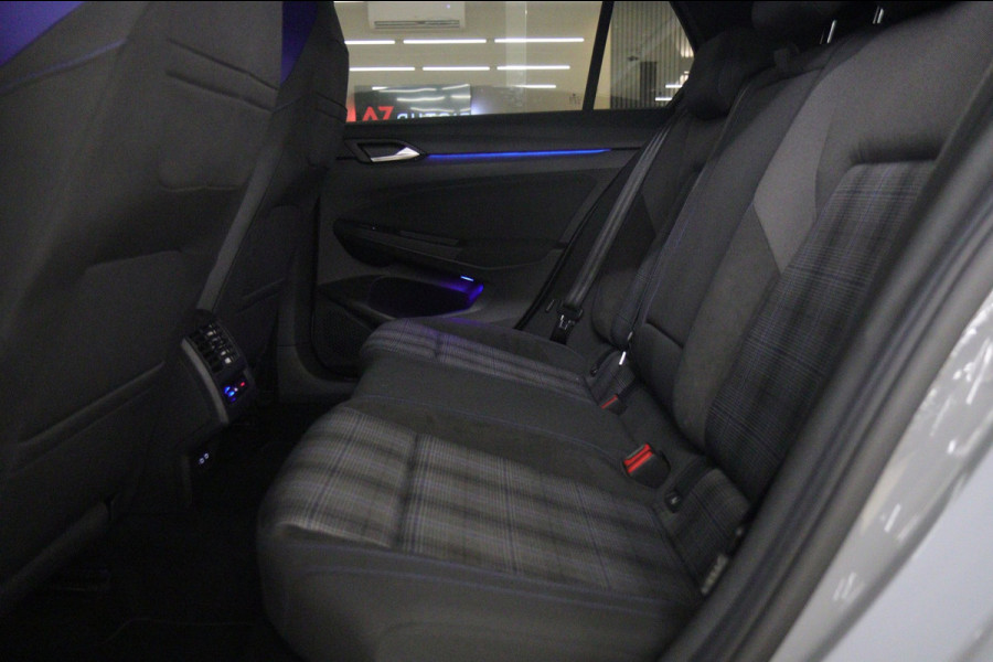 Volkswagen Golf 1.4 eHybrid GTE / HEADUP/PANO/IQLIGHT/CAM/CARPLAY/VOL