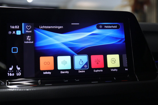 Volkswagen Golf 1.4 eHybrid GTE / HEADUP/PANO/IQLIGHT/CAM/CARPLAY/VOL