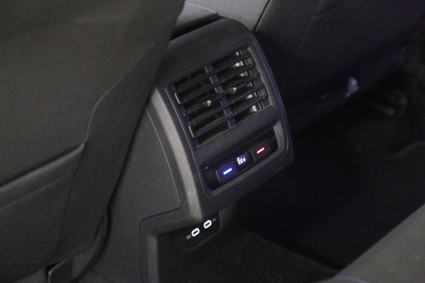 Volkswagen Golf 1.4 eHybrid GTE / HEADUP/PANO/IQLIGHT/CAM/CARPLAY/VOL