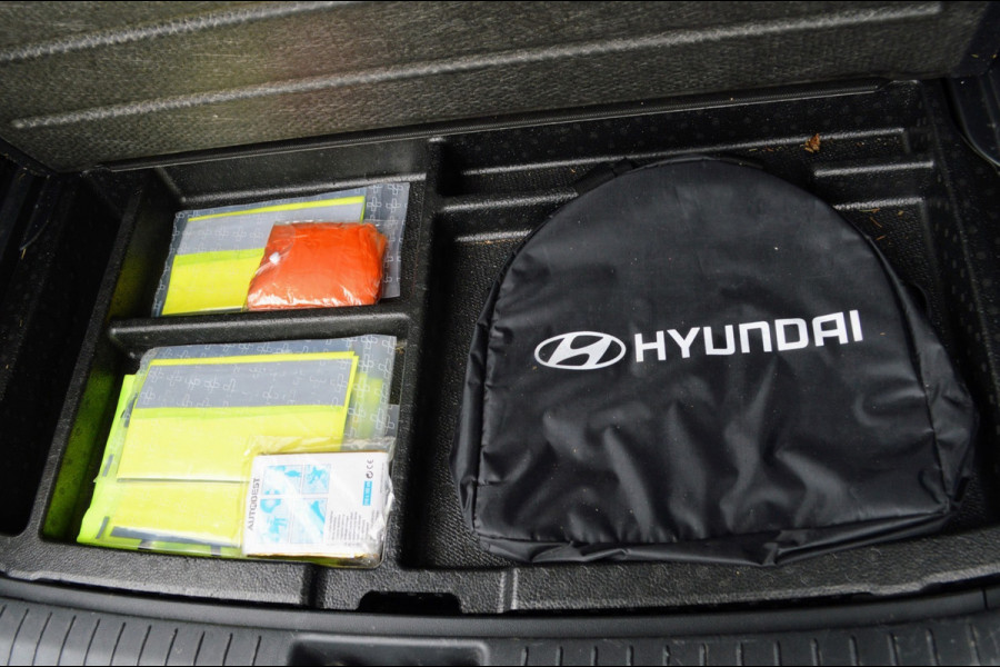 Hyundai Kona EV Premium Sky 64 kWh