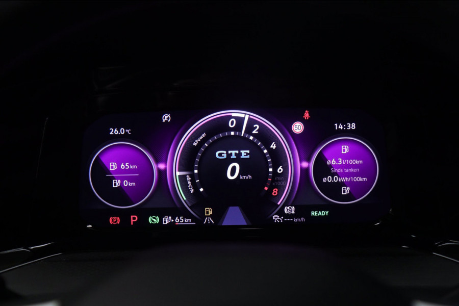 Volkswagen Golf 1.4 eHybrid GTE / HEADUP/PANO/IQLIGHT/CAM/CARPLAY/VOL