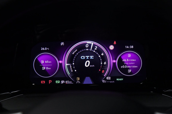 Volkswagen Golf 1.4 eHybrid GTE / HEADUP/PANO/IQLIGHT/CAM/CARPLAY/VOL