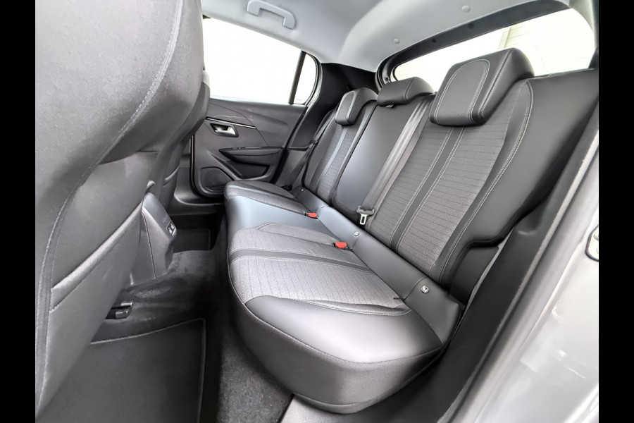 Peugeot e-208 EV 5Drs Allure Pack 50kWh SOH 90% 360°Camera Stoelverwarming 3D-Navi Ecc Pdc Apple Carplay Android Auto Keyless Cruise Control Regen-Lichtsensor Privacy Glas Lmv Led Lane Assist Isofix DAB Bluetooth