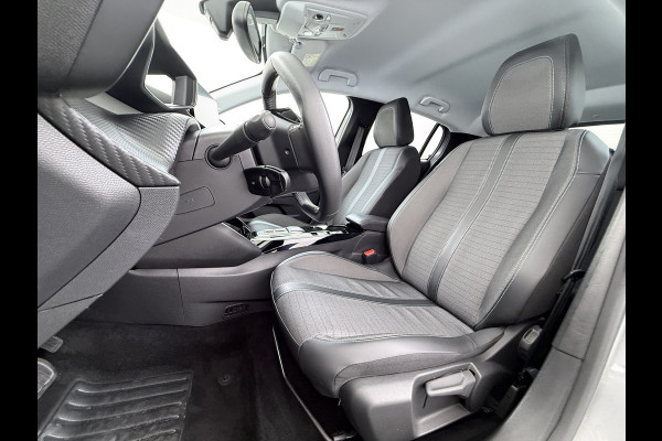 Peugeot e-208 EV 5Drs Allure Pack 50kWh SOH 90% 360°Camera Stoelverwarming 3D-Navi Ecc Pdc Apple Carplay Android Auto Keyless Cruise Control Regen-Lichtsensor Privacy Glas Lmv Led Lane Assist Isofix DAB Bluetooth