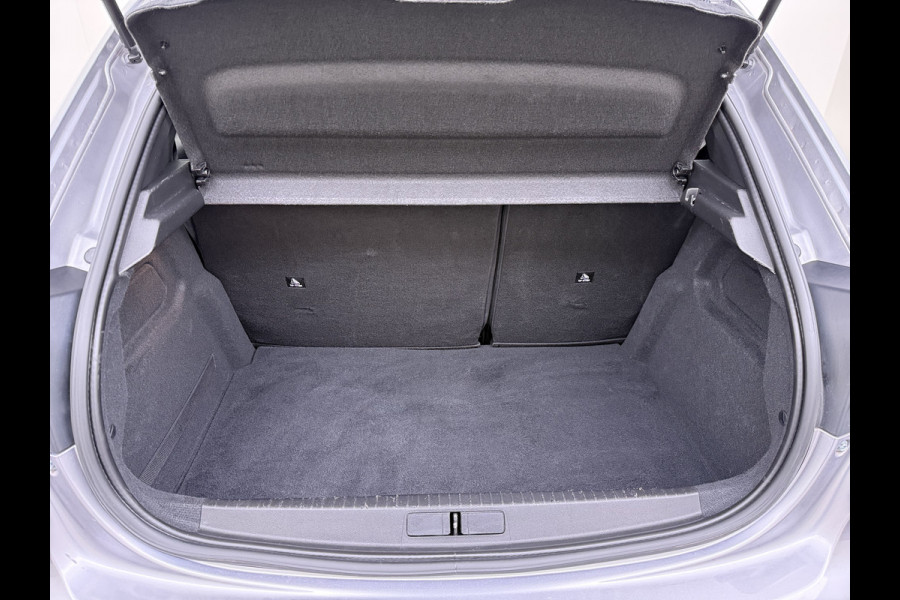 Peugeot e-208 EV 5Drs Allure Pack 50kWh SOH 90% 360°Camera Stoelverwarming 3D-Navi Ecc Pdc Apple Carplay Android Auto Keyless Cruise Control Regen-Lichtsensor Privacy Glas Lmv Led Lane Assist Isofix DAB Bluetooth