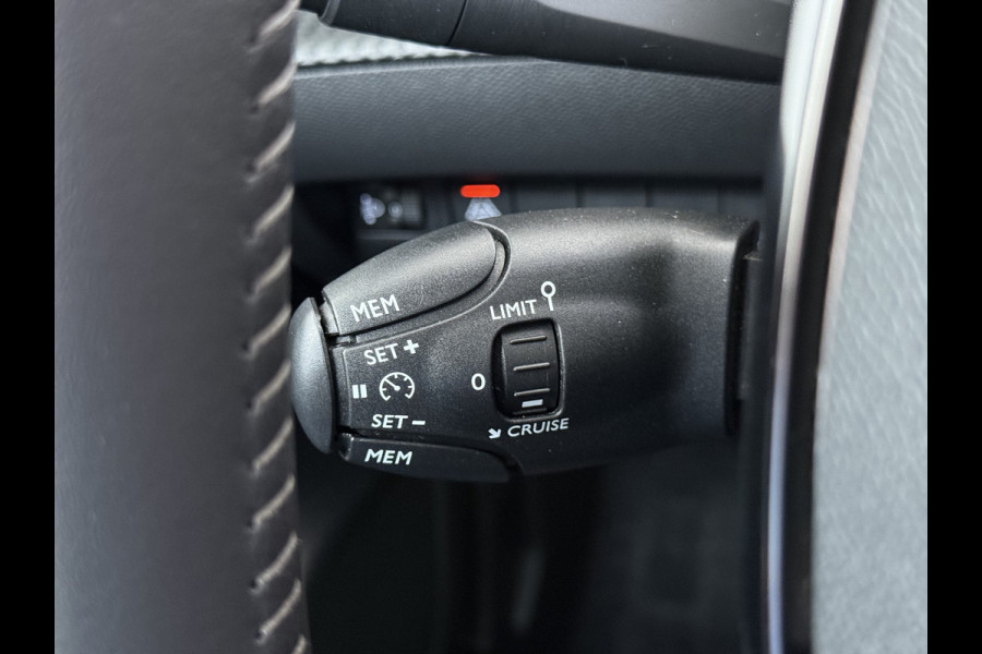 Peugeot e-208 EV 5Drs Allure Pack 50kWh SOH 90% 360°Camera Stoelverwarming 3D-Navi Ecc Pdc Apple Carplay Android Auto Keyless Cruise Control Regen-Lichtsensor Privacy Glas Lmv Led Lane Assist Isofix DAB Bluetooth