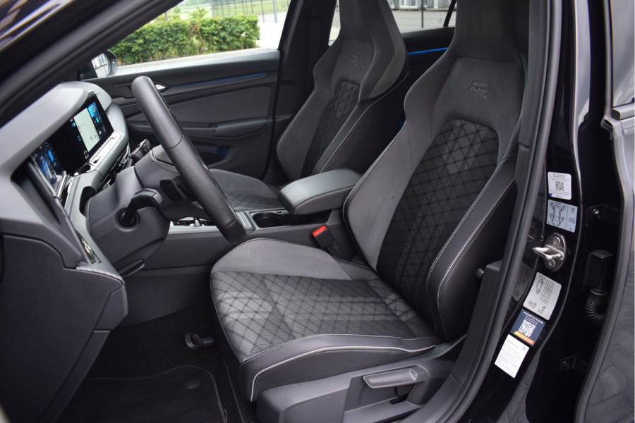 Volkswagen Golf 1.5 eTSI 150pk DSG R-Line | Pano | IQ-light | Camera