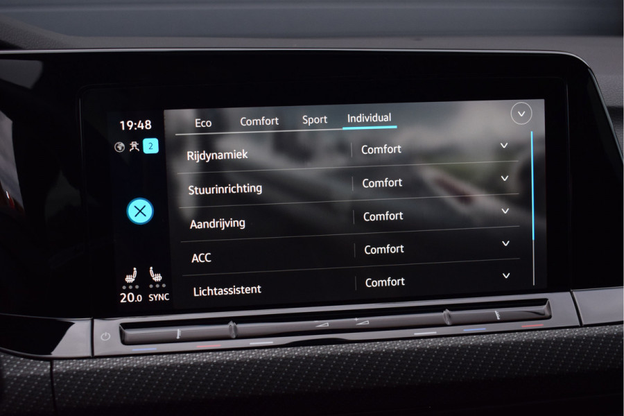 Volkswagen Golf 1.5 eTSI 150pk DSG R-Line | Pano | IQ-light | Camera