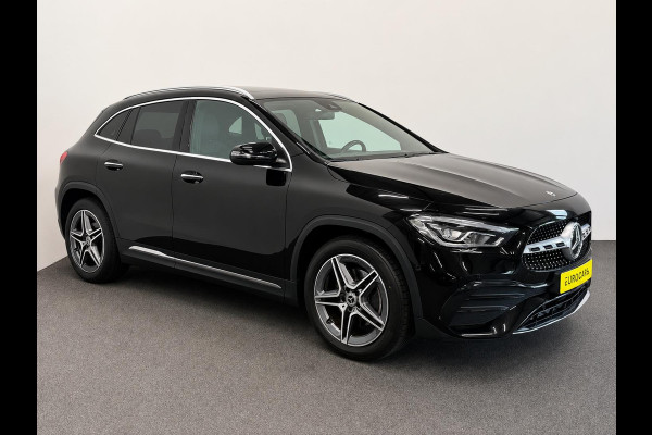 Mercedes-Benz GLA 200 AMG Line Business Solution Automaat Panoramadak Camera Navigatie Stoelverwarming Ambient Lighting Carbon Interior Pack Keyles Entry