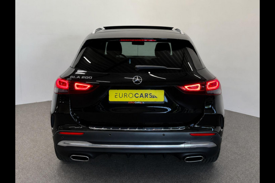 Mercedes-Benz GLA 200 AMG Line Business Solution Automaat Panoramadak Camera Navigatie Stoelverwarming Ambient Lighting Carbon Interior Pack Keyles Entry