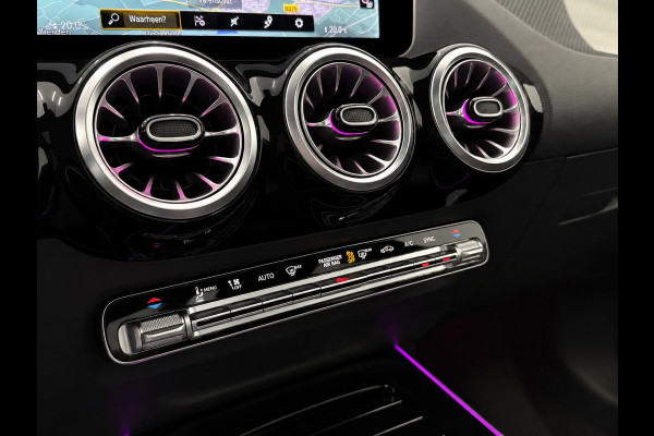 Mercedes-Benz GLA 200 AMG Line Business Solution Automaat Panoramadak Camera Navigatie Stoelverwarming Ambient Lighting Carbon Interior Pack Keyles Entry
