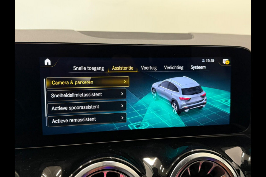 Mercedes-Benz GLA 200 AMG Line Business Solution Automaat Panoramadak Camera Navigatie Stoelverwarming Ambient Lighting Carbon Interior Pack Keyles Entry