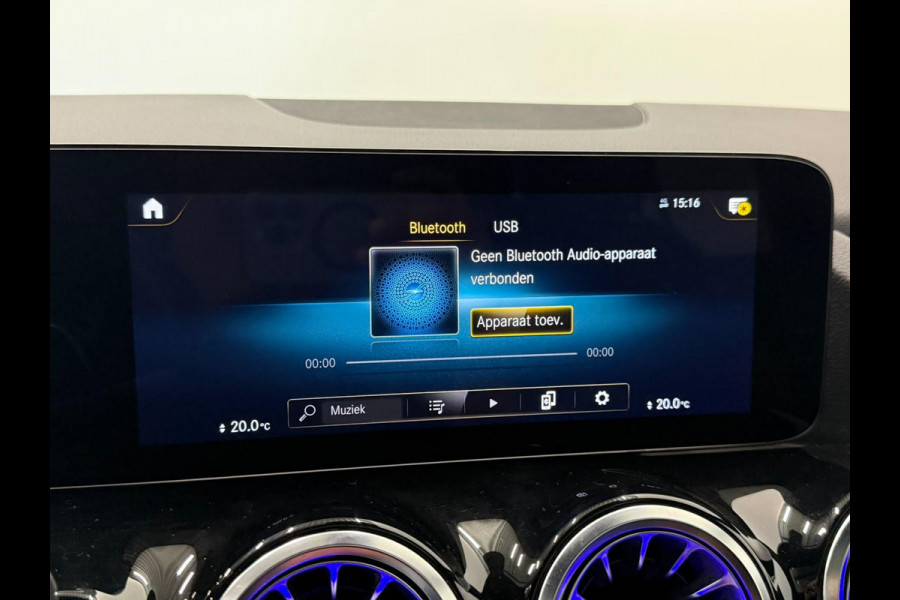 Mercedes-Benz GLA 200 AMG Line Business Solution Automaat Panoramadak Camera Navigatie Stoelverwarming Ambient Lighting Carbon Interior Pack Keyles Entry