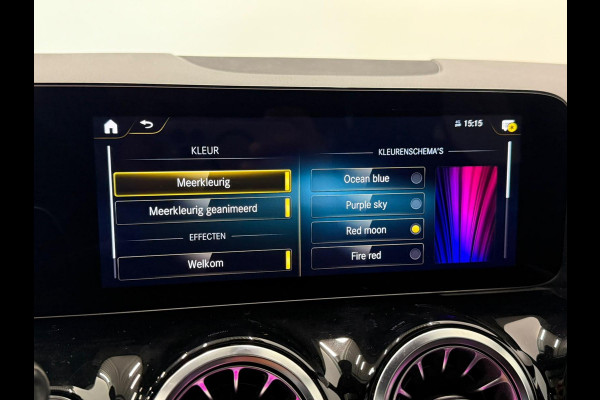 Mercedes-Benz GLA 200 AMG Line Business Solution Automaat Panoramadak Camera Navigatie Stoelverwarming Ambient Lighting Carbon Interior Pack Keyles Entry