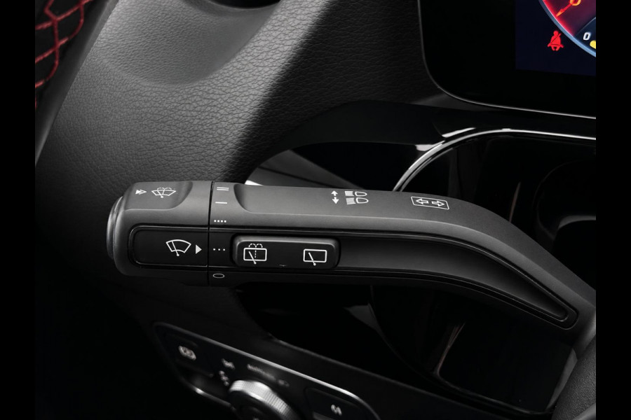 Mercedes-Benz GLA 200 AMG Line Business Solution Automaat Panoramadak Camera Navigatie Stoelverwarming Ambient Lighting Carbon Interior Pack Keyles Entry