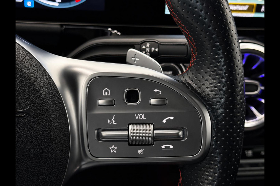 Mercedes-Benz GLA 200 AMG Line Business Solution Automaat Panoramadak Camera Navigatie Stoelverwarming Ambient Lighting Carbon Interior Pack Keyles Entry