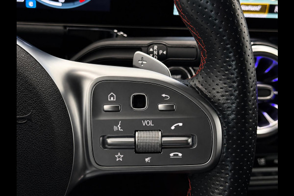 Mercedes-Benz GLA 200 AMG Line Business Solution Automaat Panoramadak Camera Navigatie Stoelverwarming Ambient Lighting Carbon Interior Pack Keyles Entry