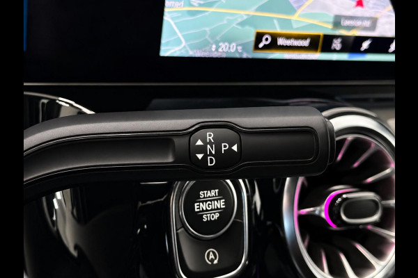 Mercedes-Benz GLA 200 AMG Line Business Solution Automaat Panoramadak Camera Navigatie Stoelverwarming Ambient Lighting Carbon Interior Pack Keyles Entry