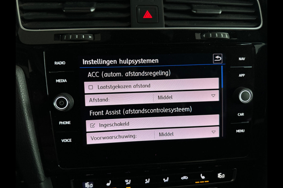 Volkswagen Golf 2.0 TSI 4Motion R Pano|Keyless|Dynaudio|Sfeer