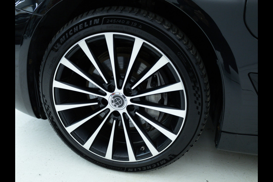 BMW 5 Serie 545e xDrive M-Sport | Open Dak | Trekhaak elec. | 360 Camera | Stoel- & Stuurverwarming | Adaptieve Cruise | Lederen bekleding, Comfortstoelen, Electrosche verstelbare voorstoelen