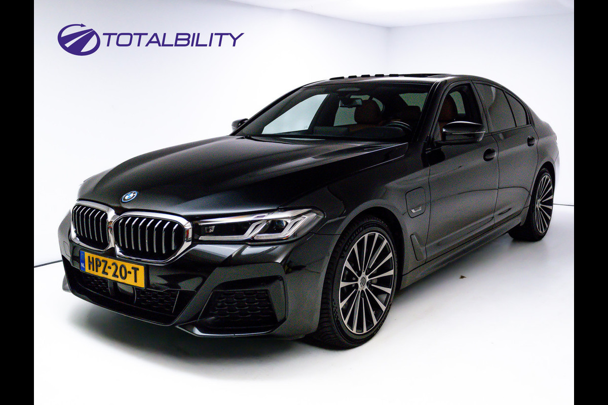 BMW 5 Serie 545e xDrive M-Sport | Open Dak | Trekhaak elec. | 360 Camera | Stoel- & Stuurverwarming | Adaptieve Cruise | Lederen bekleding, Comfortstoelen, Electrosche verstelbare voorstoelen