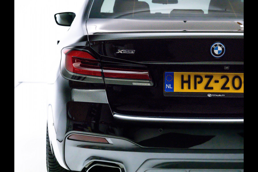 BMW 5 Serie 545e xDrive M-Sport | Open Dak | Trekhaak elec. | 360 Camera | Stoel- & Stuurverwarming | Adaptieve Cruise | Lederen bekleding, Comfortstoelen, Electrosche verstelbare voorstoelen