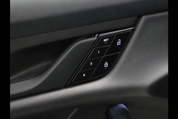 Porsche Taycan Cross Turismo 4 93 kWh [LUCHTVERING, ADAPTIVE CRUISE, MEMORY SEATS, APPLE CARPLAY, ANDROID, CAMERA, PDC V+A, STOELVERWARMING, DIGITAL DASH, MULTIFUNCTIONEEL STUURWIEL, ELEKTRISCHE ACHTERKLEP, NAVIGATIE, NIEUWSTAAT]