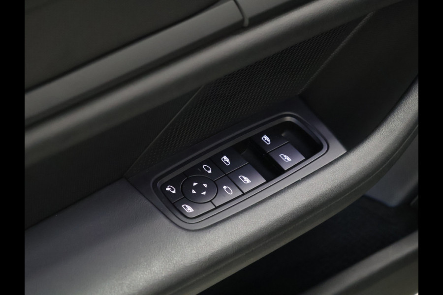 Porsche Taycan Cross Turismo 4 93 kWh [LUCHTVERING, ADAPTIVE CRUISE, MEMORY SEATS, APPLE CARPLAY, ANDROID, CAMERA, PDC V+A, STOELVERWARMING, DIGITAL DASH, MULTIFUNCTIONEEL STUURWIEL, ELEKTRISCHE ACHTERKLEP, NAVIGATIE, NIEUWSTAAT]