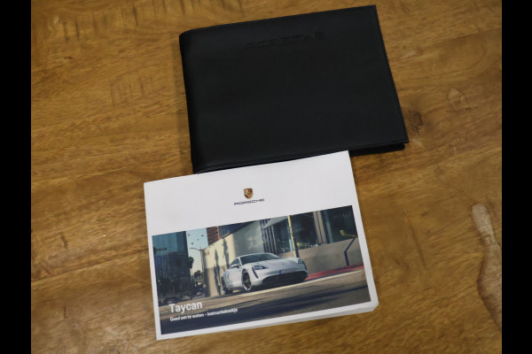 Porsche Taycan Cross Turismo 4 93 kWh [LUCHTVERING, ADAPTIVE CRUISE, MEMORY SEATS, APPLE CARPLAY, ANDROID, CAMERA, PDC V+A, STOELVERWARMING, DIGITAL DASH, MULTIFUNCTIONEEL STUURWIEL, ELEKTRISCHE ACHTERKLEP, NAVIGATIE, NIEUWSTAAT]