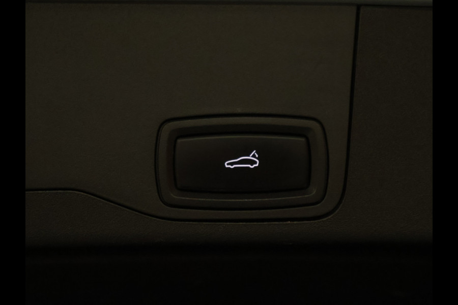 Porsche Taycan Cross Turismo 4 93 kWh [LUCHTVERING, ADAPTIVE CRUISE, MEMORY SEATS, APPLE CARPLAY, ANDROID, CAMERA, PDC V+A, STOELVERWARMING, DIGITAL DASH, MULTIFUNCTIONEEL STUURWIEL, ELEKTRISCHE ACHTERKLEP, NAVIGATIE, NIEUWSTAAT]