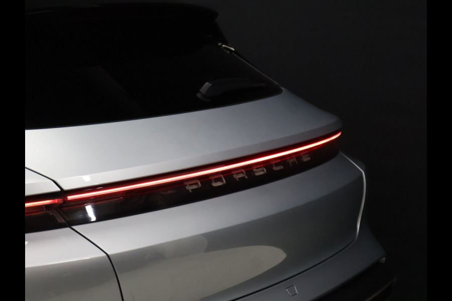 Porsche Taycan Cross Turismo 4 93 kWh [LUCHTVERING, ADAPTIVE CRUISE, MEMORY SEATS, APPLE CARPLAY, ANDROID, CAMERA, PDC V+A, STOELVERWARMING, DIGITAL DASH, MULTIFUNCTIONEEL STUURWIEL, ELEKTRISCHE ACHTERKLEP, NAVIGATIE, NIEUWSTAAT]