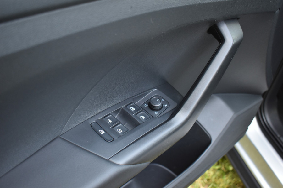 Volkswagen T-Cross 1.0 TSI Life Navigatie Automaat Stoelverwarming