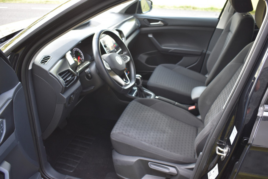 Volkswagen T-Cross 1.0 TSI Life Navigatie Stoelverwarming Prijs is incl. btw