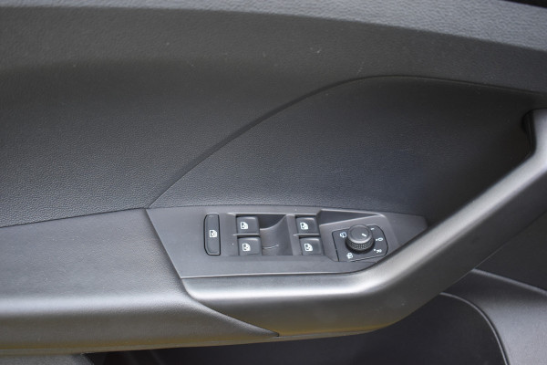 Volkswagen T-Cross 1.0 TSI Life Navigatie Stoelverwarming Prijs is incl. btw