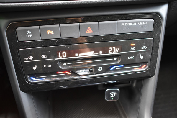 Volkswagen T-Cross 1.0 TSI Life Navigatie Stoelverwarming Prijs is incl. btw