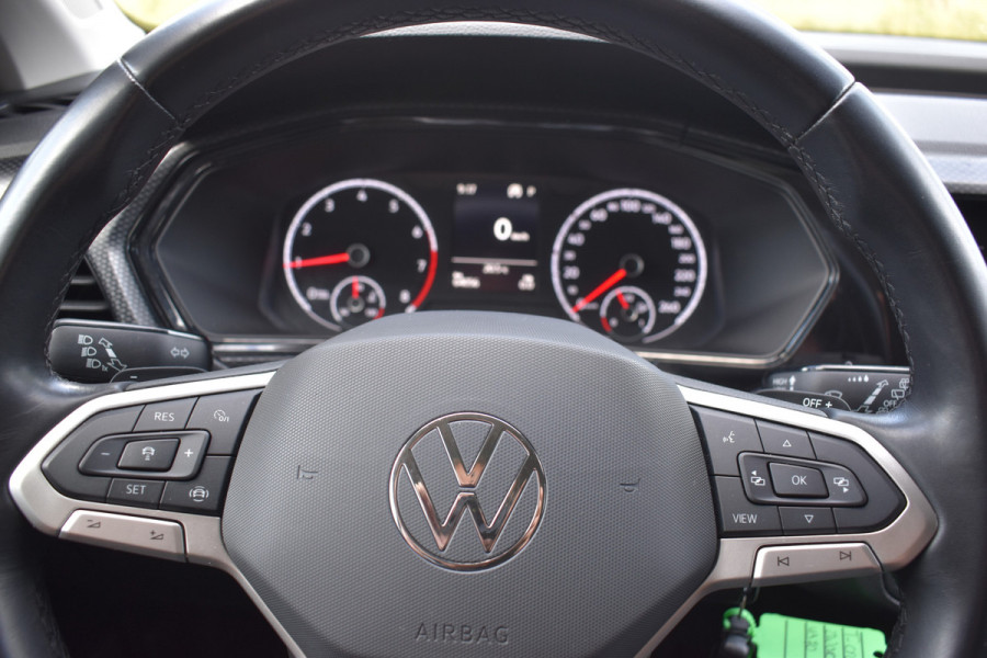 Volkswagen T-Cross 1.0 TSI Life Navigatie Stoelverwarming Prijs is incl. btw