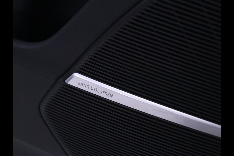 Audi Q7 60 TFSI e quattro Competition S-LINE [RS ZETELS, PANORAMADAK, CAMERA, TREKHAAK, APPLE CARPLAY, ANDROID AUTO, ADAPTIVE CRUISE, BANG&OLUFSEN SOUND, STOELVERWARMING, NIEUWSTAAT]