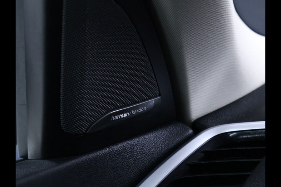 BMW X5 xDrive45e Sport [PANORAMADAK, HARMAN KARDON, TREKHAAK, LUCHTVERING, APPLE CARPLAY, ANDROID AUTO, MEMORY SEATS, M SPORT VELG, CAMERA, NIEUWSTAAT]