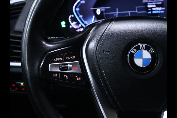 BMW X5 xDrive45e Sport [PANORAMADAK, HARMAN KARDON, TREKHAAK, LUCHTVERING, APPLE CARPLAY, ANDROID AUTO, MEMORY SEATS, M SPORT VELG, CAMERA, NIEUWSTAAT]