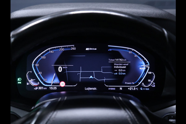 BMW X5 xDrive45e Sport [PANORAMADAK, HARMAN KARDON, TREKHAAK, LUCHTVERING, APPLE CARPLAY, ANDROID AUTO, MEMORY SEATS, M SPORT VELG, CAMERA, NIEUWSTAAT]