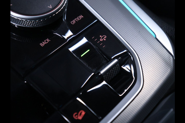 BMW X5 xDrive45e Sport [PANORAMADAK, HARMAN KARDON, TREKHAAK, LUCHTVERING, APPLE CARPLAY, ANDROID AUTO, MEMORY SEATS, M SPORT VELG, CAMERA, NIEUWSTAAT]