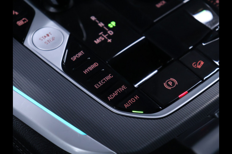 BMW X5 xDrive45e Sport [PANORAMADAK, HARMAN KARDON, TREKHAAK, LUCHTVERING, APPLE CARPLAY, ANDROID AUTO, MEMORY SEATS, M SPORT VELG, CAMERA, NIEUWSTAAT]