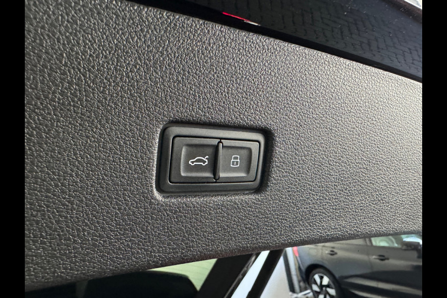 Audi Q8 60 TFSI e quattro S Line Comp Pano|RS Seat|HuD|Massage