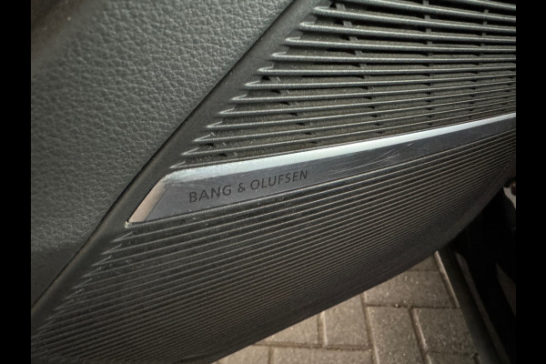 Audi Q8 60 TFSI e quattro S Line Comp Pano|RS Seat|HuD|Massage