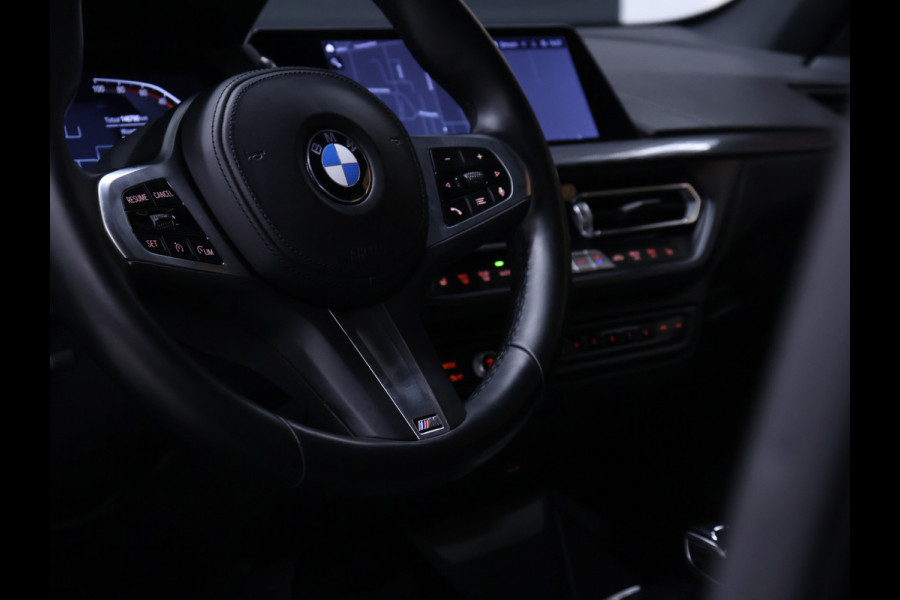 BMW 1-serie 118i Business Edition Plus M Sport [SCHUIFDAK, APPLE CARPLAY, ANDROID AUTO, CAMERA, STOELVERWARMING, LEDER, NIEUWSTAAT]