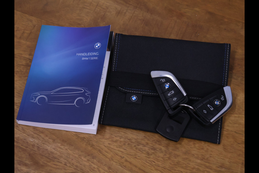 BMW 1-serie 118i Business Edition Plus M Sport [SCHUIFDAK, APPLE CARPLAY, ANDROID AUTO, CAMERA, STOELVERWARMING, LEDER, NIEUWSTAAT]