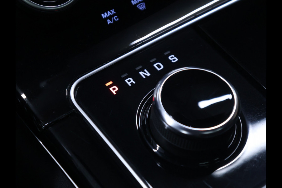 Land Rover Range Rover Velar 2.0 P250 Turbo AWD R-Dynamic HSE [SCHUIFDAK, APPLE CARPLAY, ANDROID AUTO, CAMERA, STOELVERWARMING, LANE ASSIST, NIEUWSTAAT]