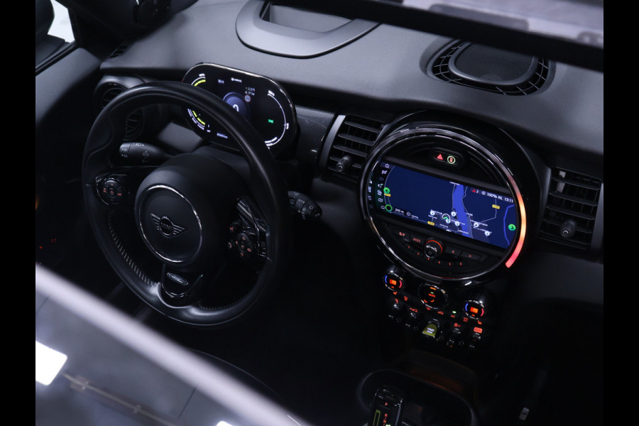MINI Electric Yours 33 kWh [SCHUIFDAK, APPLE CARPLAY, CAMERA, HARMAN KARDON, STOELVERWARMING, SPORTSTOELEN, NIEUWSTAAT]